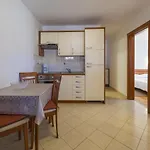 Apartament Dino *