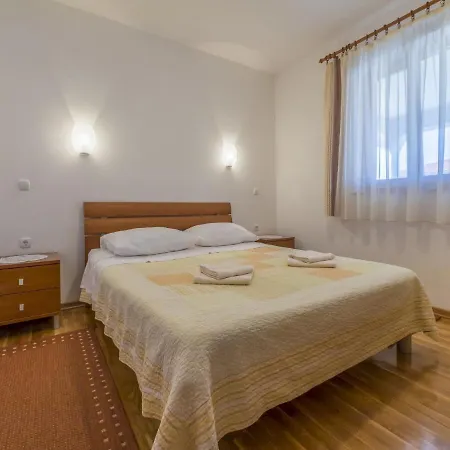 Dino Apartman *