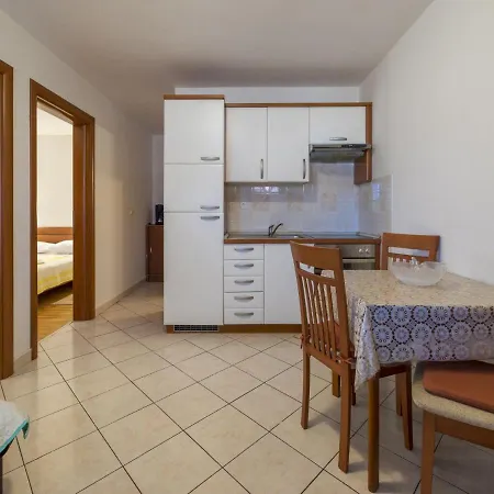 Apartman Dino *