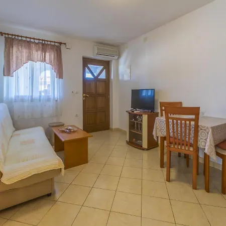 Apartman Dino